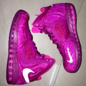 nike-air-max-hyperposite-pink-01-570x570