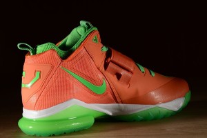Nike Zoom CJ Trainer 2 Calvin Johnson CJ2 Turf Orange Poison Green